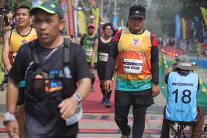 BIB: 47388
                            <button type="button" onclick="openModal(8248543)" class="btn btn-primary btn-sm float-right btn-popup" data-toggle="modal" data-target=".modal-high-quality">
                        <i class="fas fa-shopping-cart"></i> Add to Cart
                    </button>
                                            <button type="button" onclick="isThisMe(8248543, true)" class="btn btn-success btn-sm float-right btn-popup btn-isme hidden" data-toggle="tooltip" data-placement="bottom" title="นี่คือรูปของคุณใช่ไหม คลิกที่นี่เพื่อเอาเข้าอัลบั้ม">
                        <i class="fas fa-plus"></i> Add to album
                    </button>
                    <button type="button" onclick="isThisMe(8248543, false)" class="btn btn-warning btn-sm float-right btn-popup btn-isnotme hidden">
                        <i class="fas fa-ban"></i> Remove from album
                    </button>